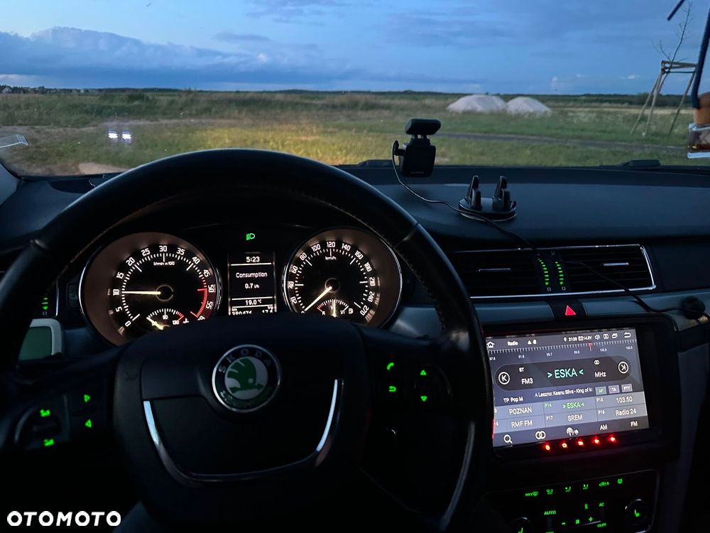 Skoda Superb 2.0 TDI Ambition - 17
