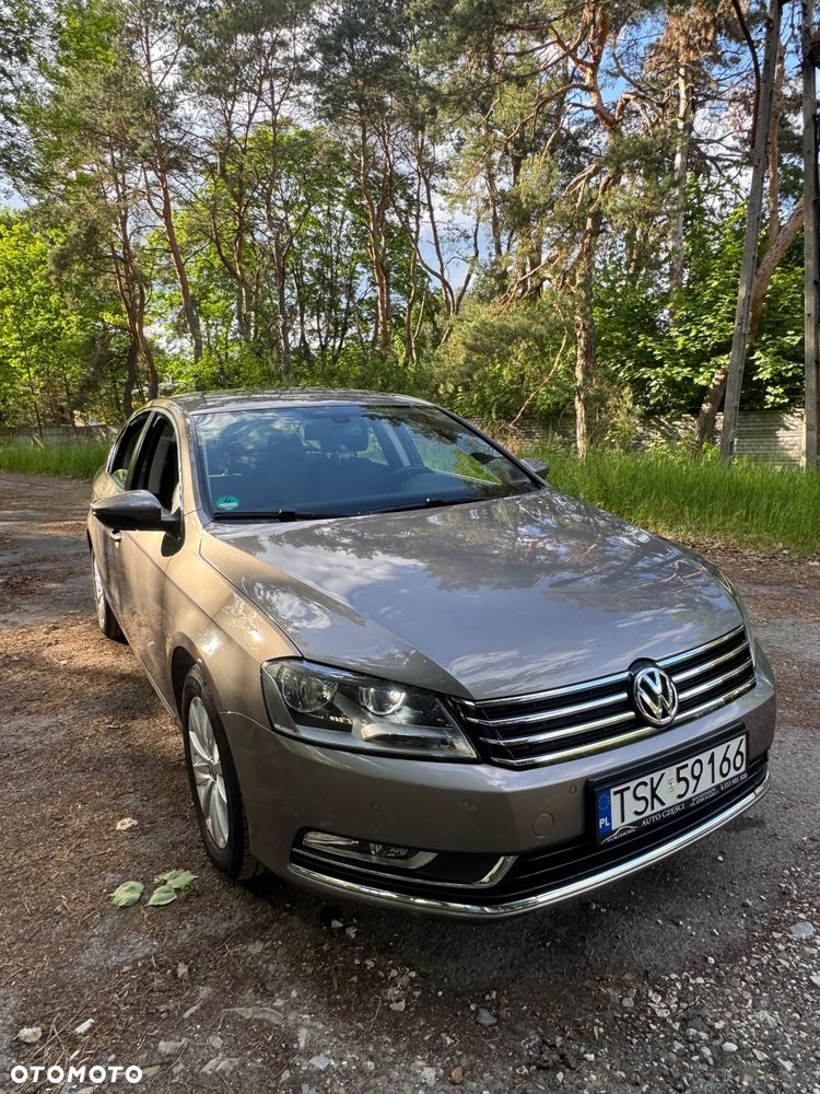 Volkswagen Passat - 16