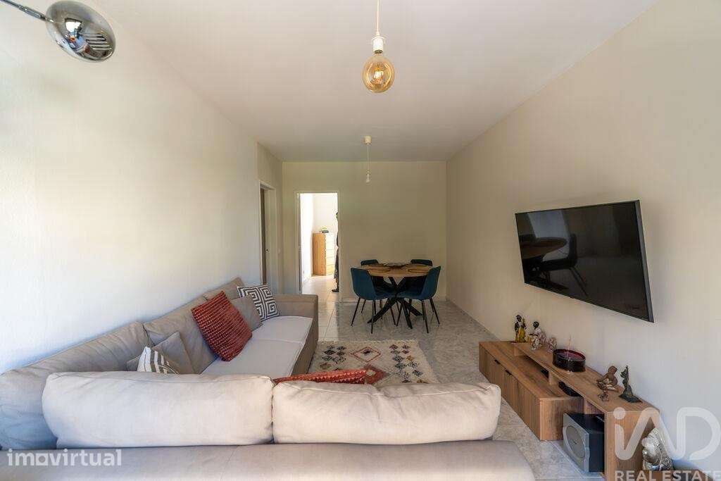 Apartamento T3 em Vialonga de 62,7 m2
