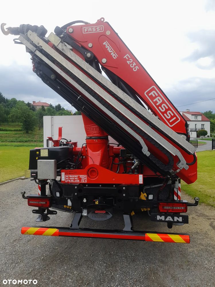 MAN TGX 26.470 6x2-4  OŚ PODWIESZANA - SKRĘTNA, HDS Dzwig Żuraw Fassi F235 + 5/6 funkcja chwytak/rotator + RADIO!!! Skrzynia 660x250cm - 23