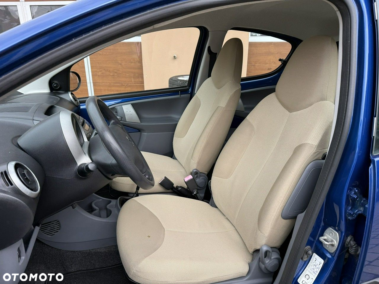 Peugeot 107 1.0 Happy - 12