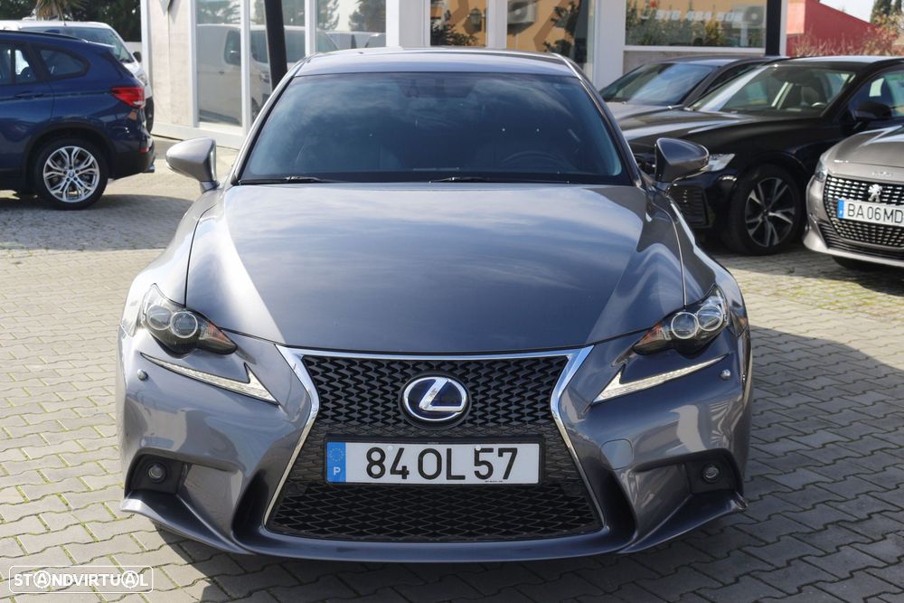 Lexus IS 300H F Sport - 9