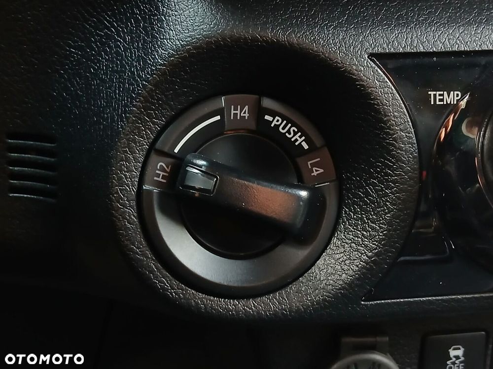 Toyota Hilux 2.8 D-4D mHEV Double Cab Invincible 4x4 - 25