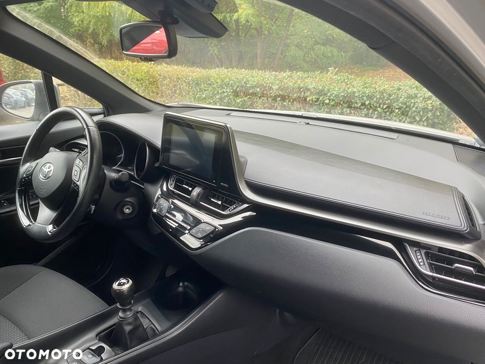 Toyota C-HR 1.2 T Dynamic - 11