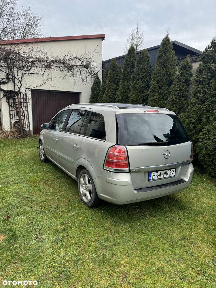 Opel Zafira 1.8 Design Edition - 2
