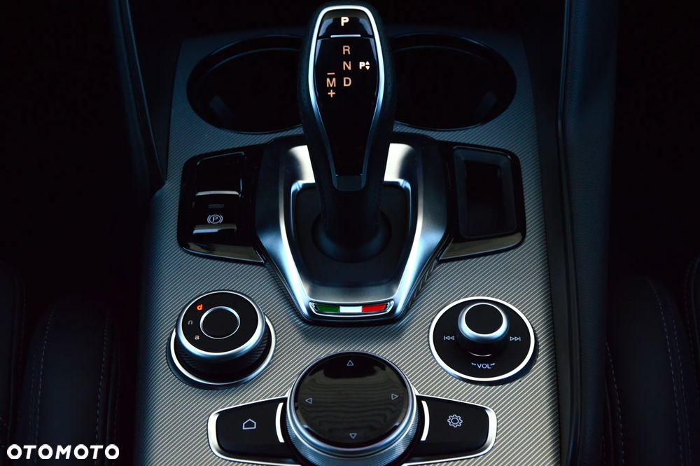 Alfa Romeo Giulia 2.0 Turbo Veloce TI Q4 - 22