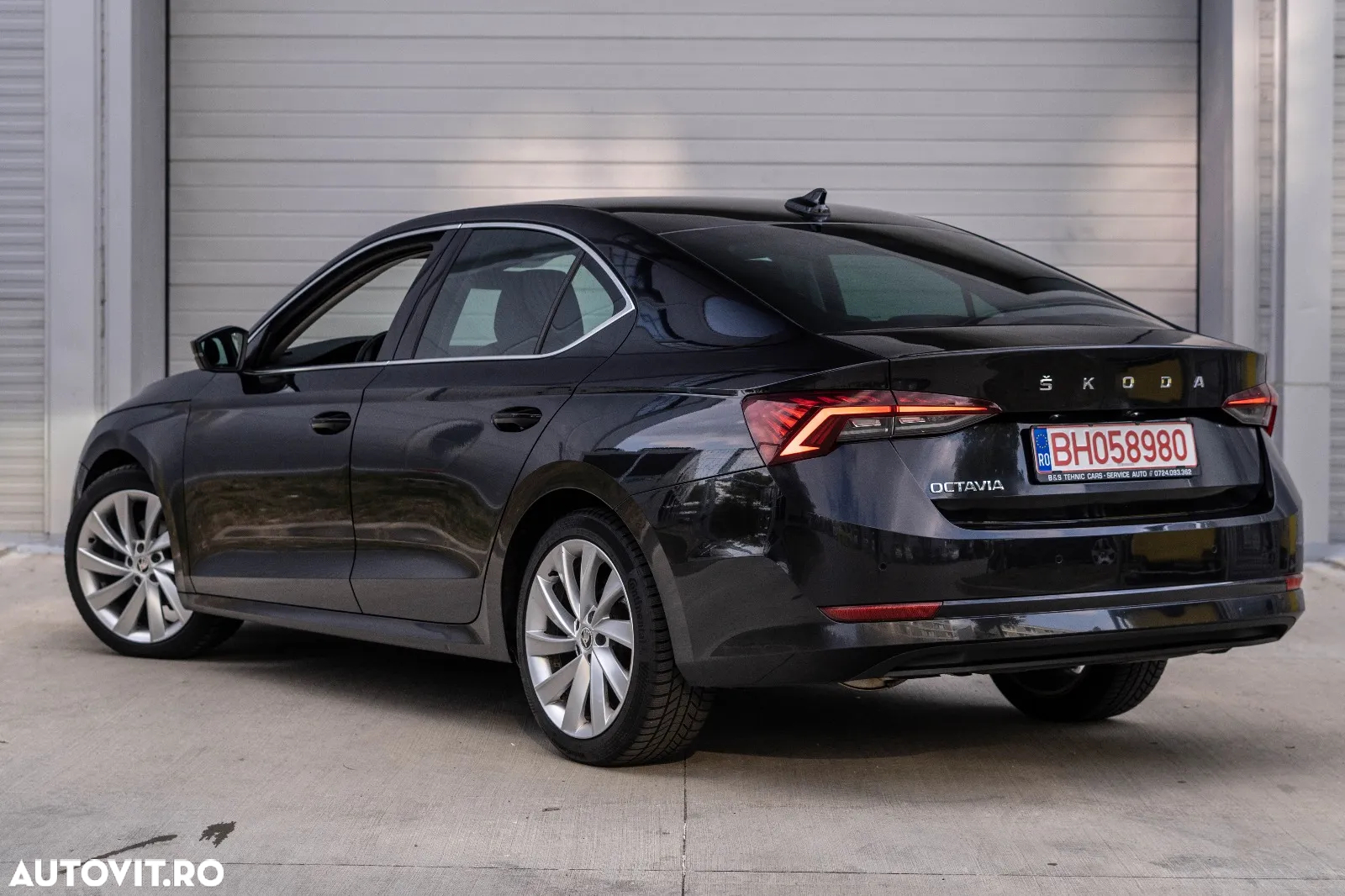 Skoda Octavia 2.0 TDI DSG Premium Edition - 10