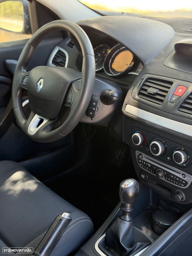 Renault Mégane 1.5 dCi Dynamique - 8