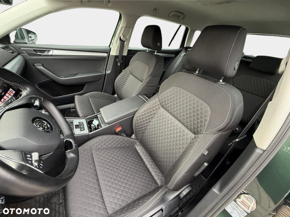 Skoda Superb 2.0 TDI SCR Ambition DSG - 26