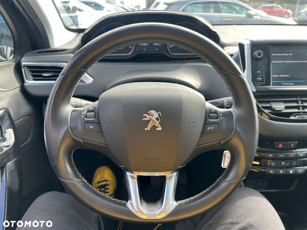 Peugeot 208 1.5 BlueHDi Allure Pack S&S - 27