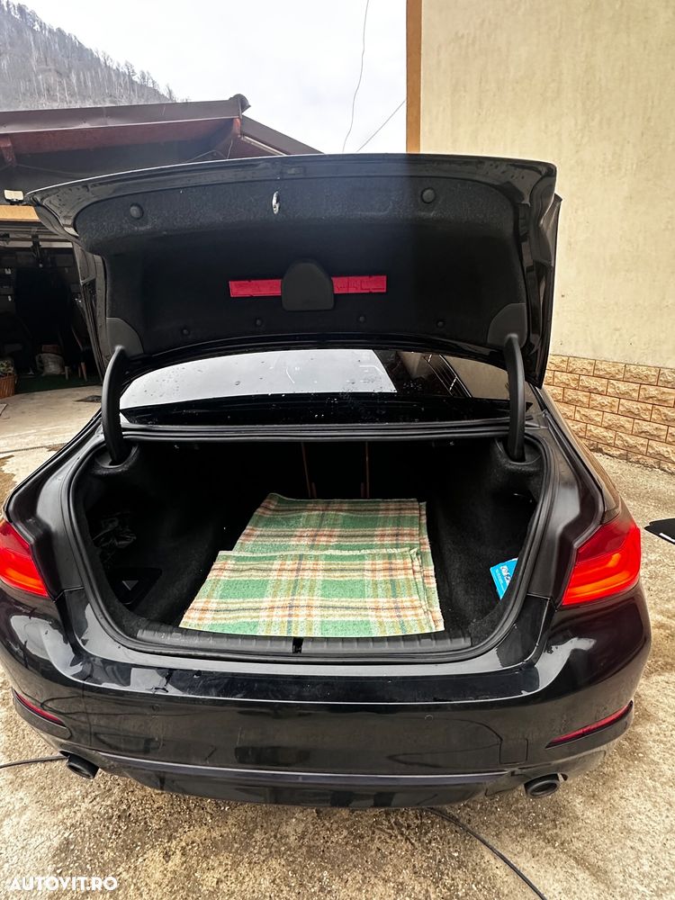 BMW Seria 5 520d Aut. Sport Line - 12