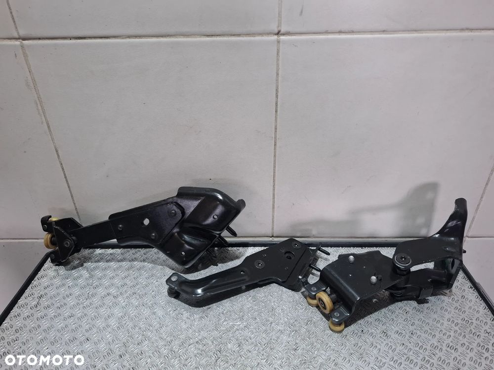 Rolki prowadnice drzwi przesuwnych prawych komplet Renault Kangoo IV 2024 rok - 4