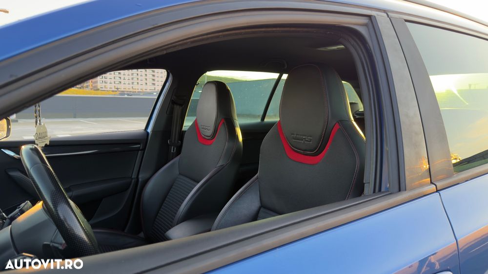 Skoda Octavia 2.0 TDI DSG RS - 9