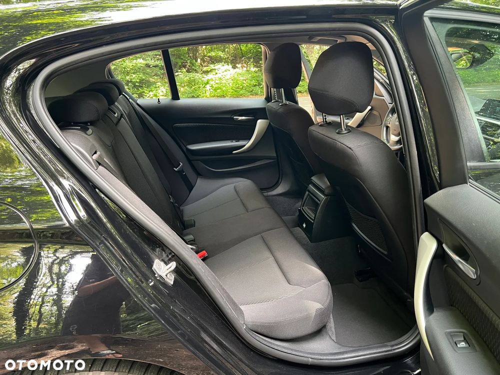 BMW Seria 1 120i - 10