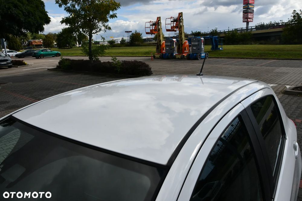 Toyota Yaris Hybrid 100 Active - 20