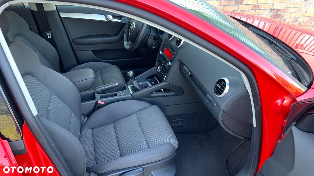 Audi A3 Sportback 1.6 TDI DPF S line Sportpaket - 10