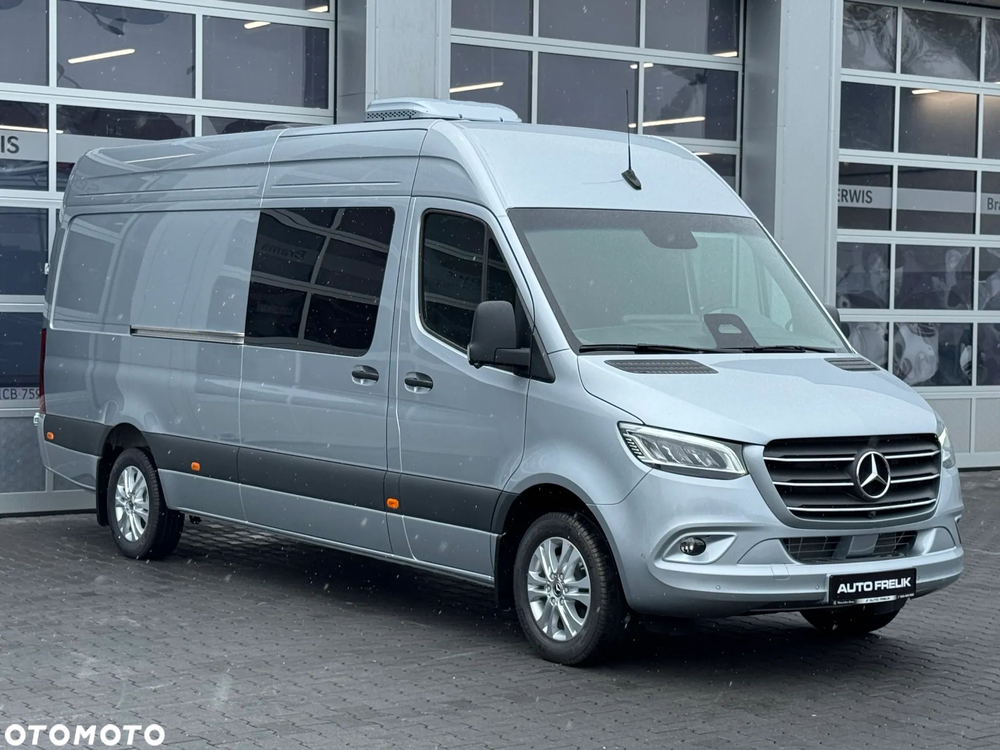 Mercedes-Benz Sprinter - 1
