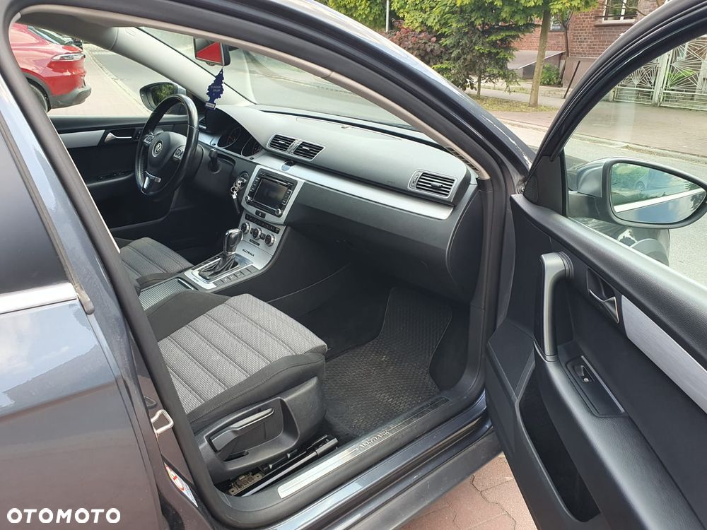 Volkswagen Passat Alltrack 2.0 TDI 4Motion DSG BlueMotion Tec - 18