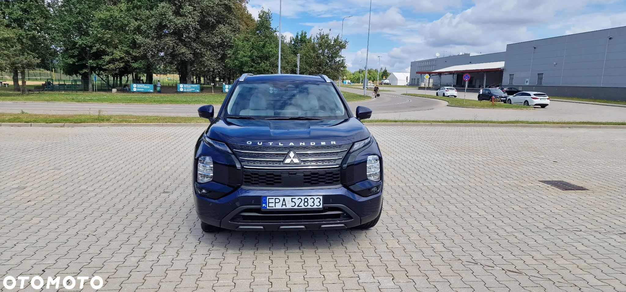 Mitsubishi Outlander - 1