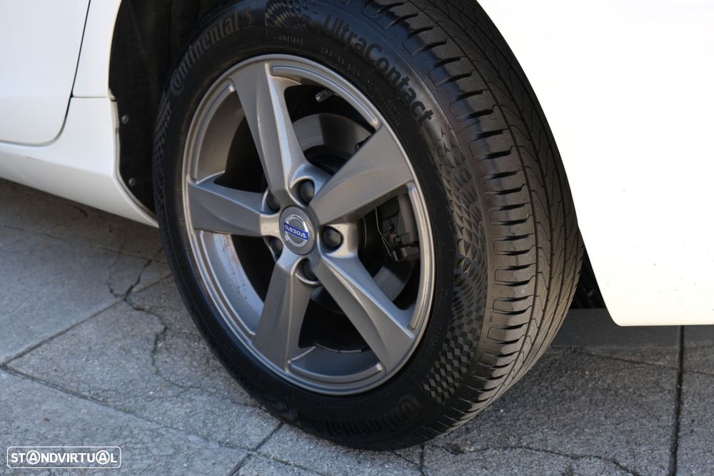 Volvo V40 2.0 D2 Momentum - 33