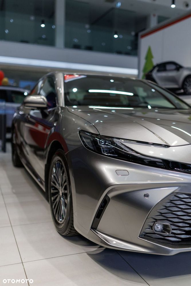 Toyota Camry - 12