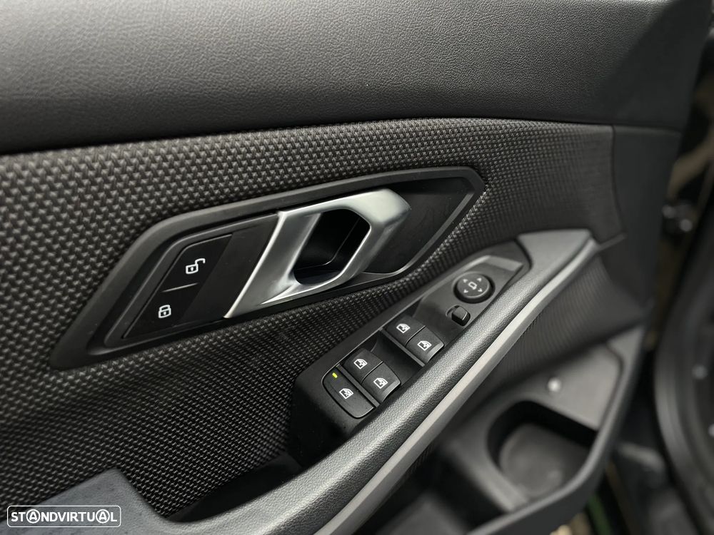 BMW 330 e Corporate Edition Auto - 25