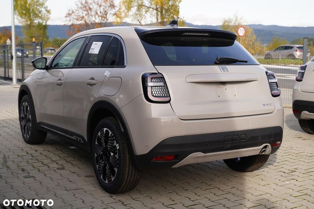 Fiat 600 1.2 Turbo Hybrid La Prima eDCT - 6