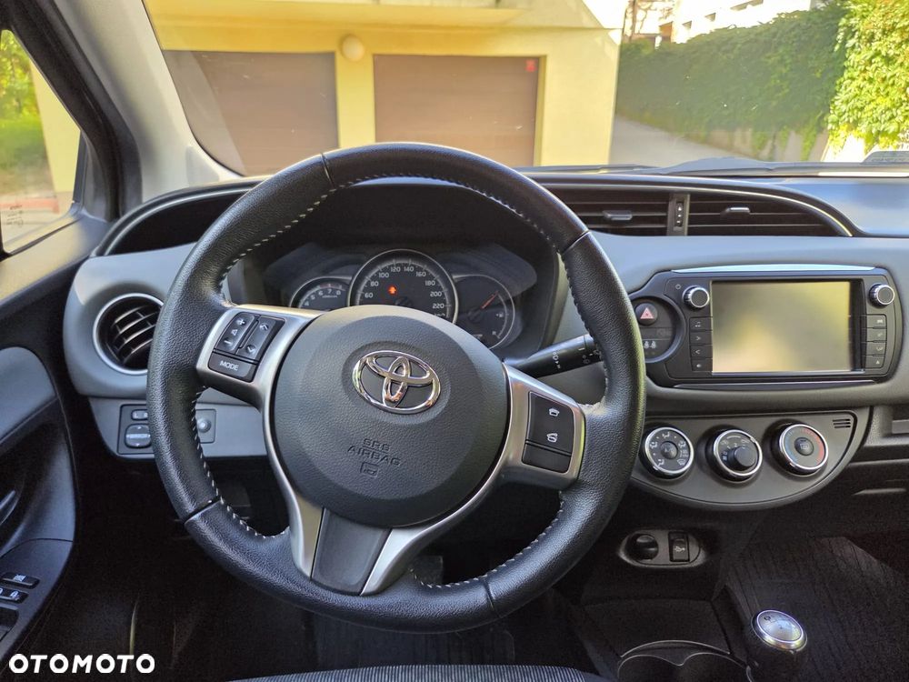 Toyota Yaris 1.33 Premium - 10