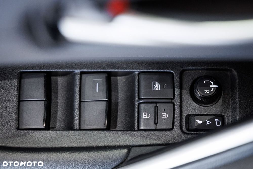 Toyota Corolla Cross - 34