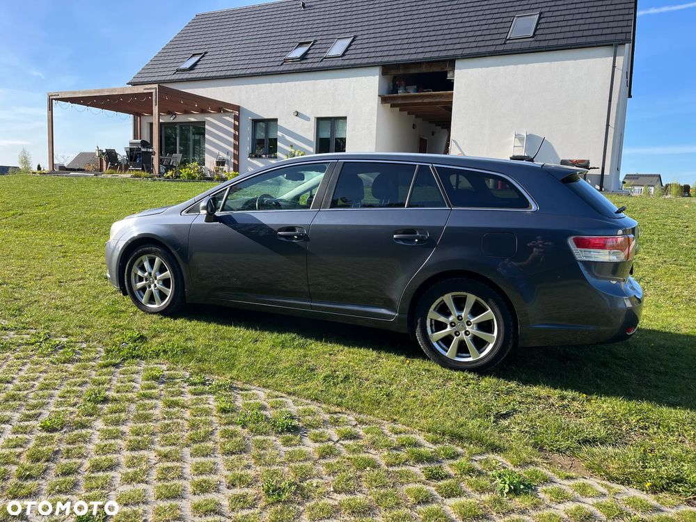 Toyota Avensis 2.0 D-4D - 4
