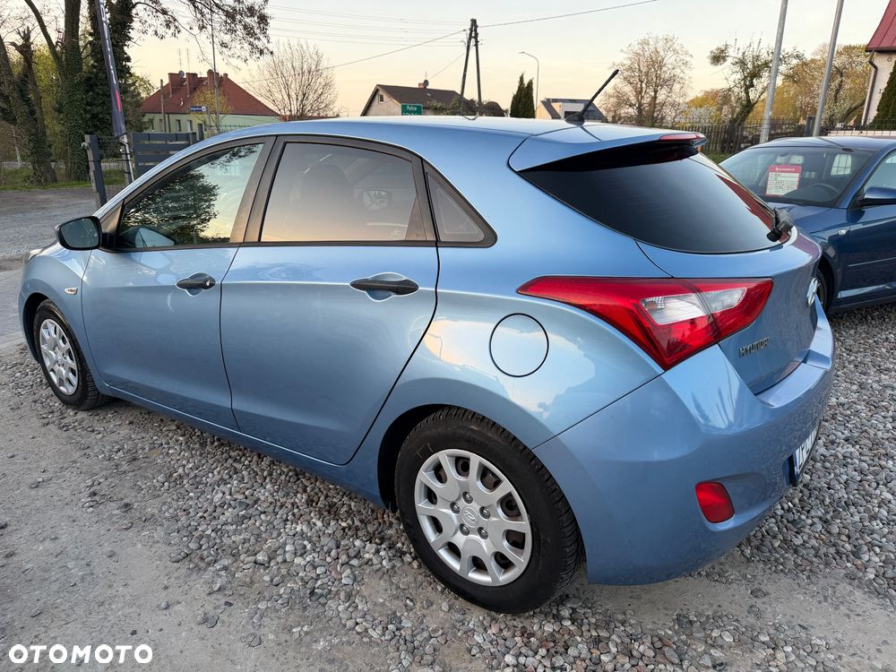 Hyundai i30 1.4 Classic + - 12