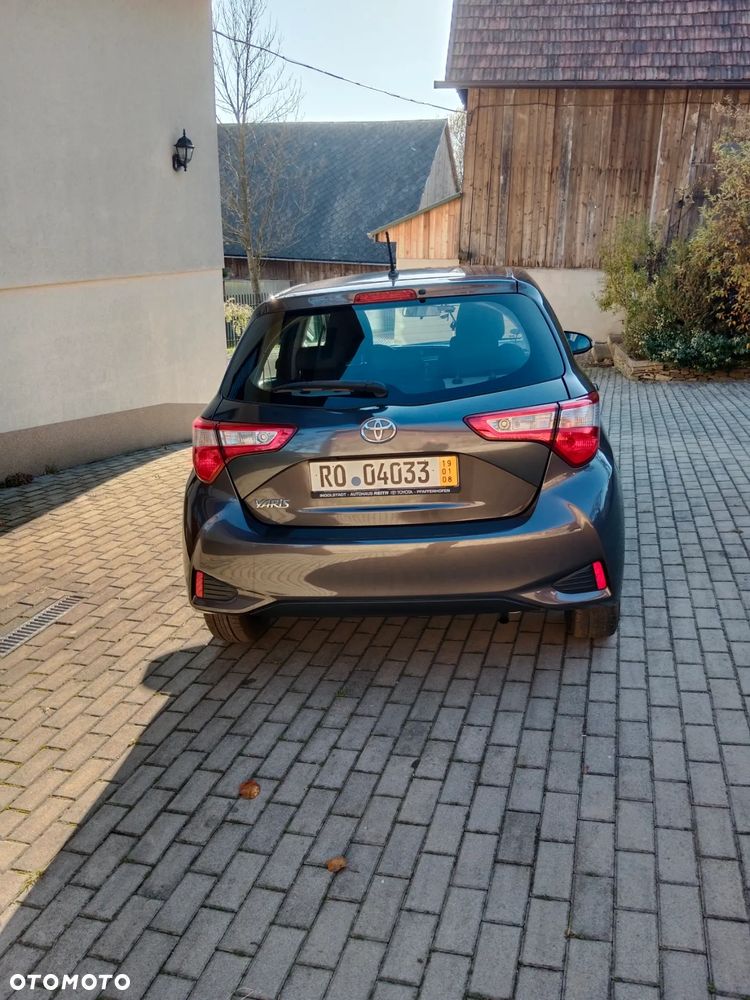 Toyota Yaris 1.0 VVT-i Team Deutschland - 34