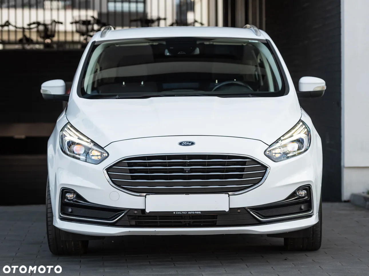 Ford S-Max 2.0 EcoBlue TITANIUM - 4