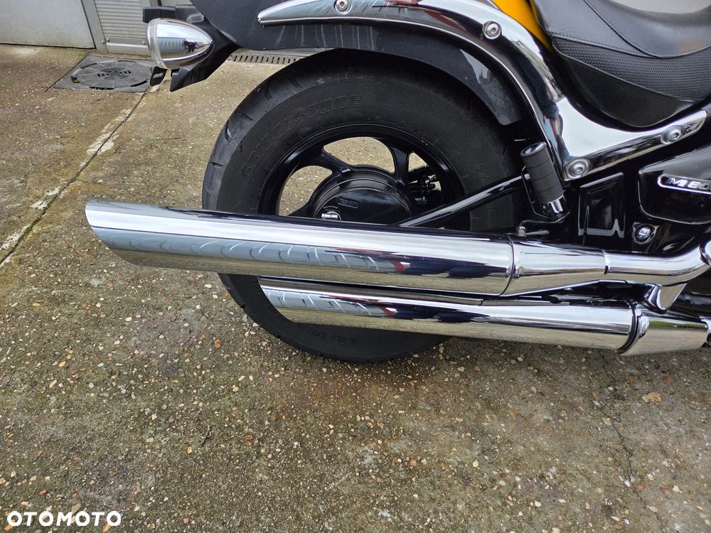 Suzuki Intruder - 18