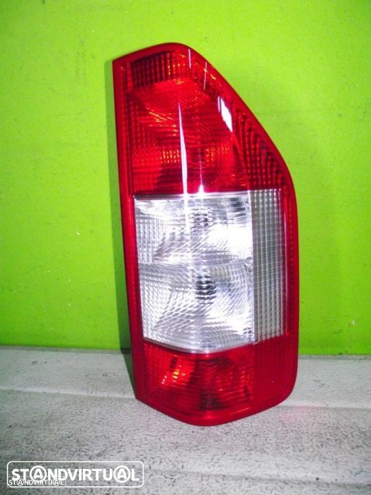 Farolim de Trás Direito Mercedes Sprinter - 2003 / 2006 - FR881 - 1