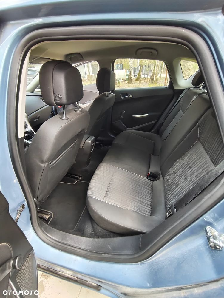 Opel Astra 1.4 Turbo Edition - 28