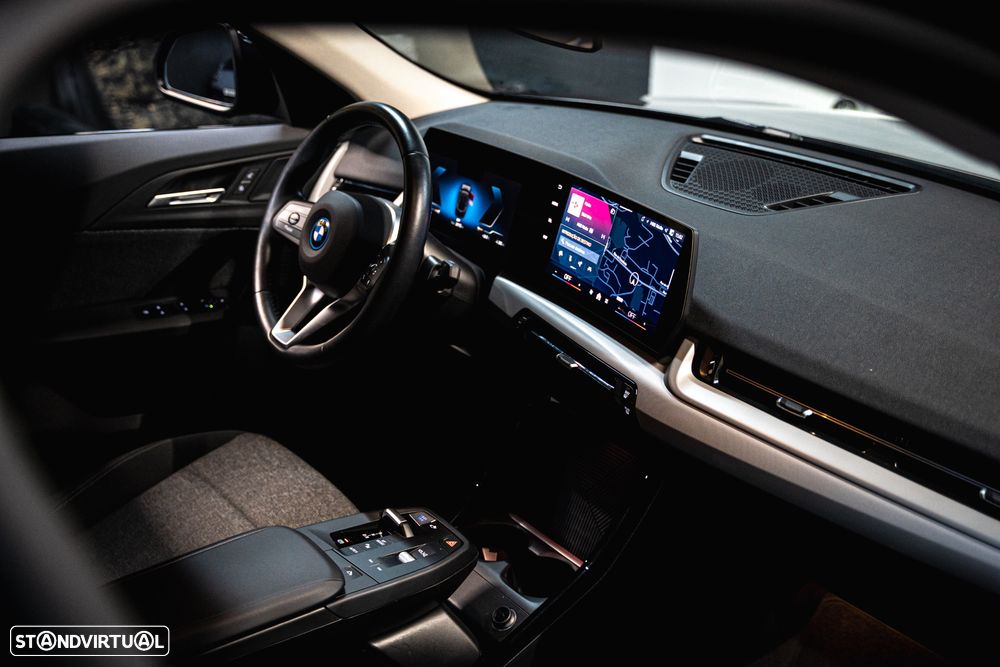BMW iX2 eDrive20 - 17