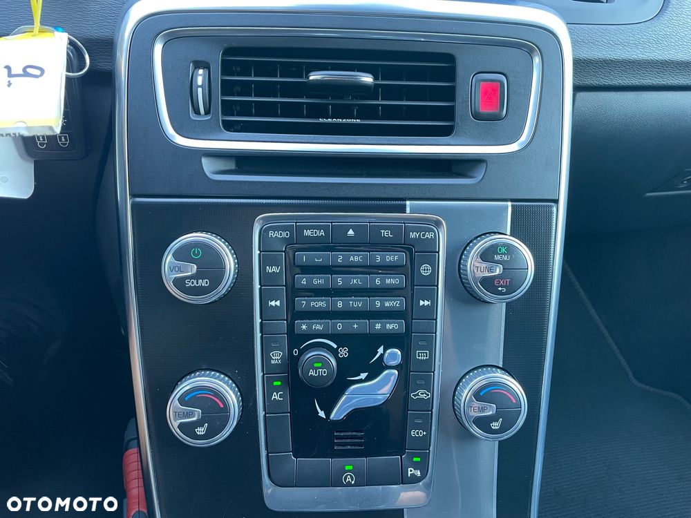 Volvo V60 D3 Geartronic RDesign - 29