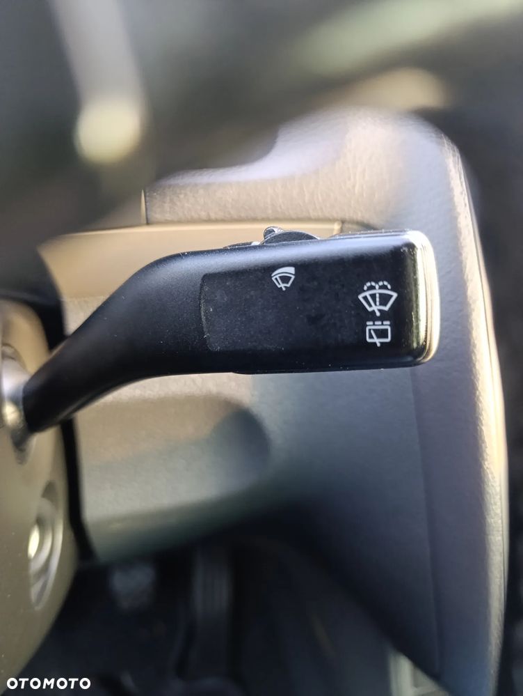 Volkswagen Touran - 36