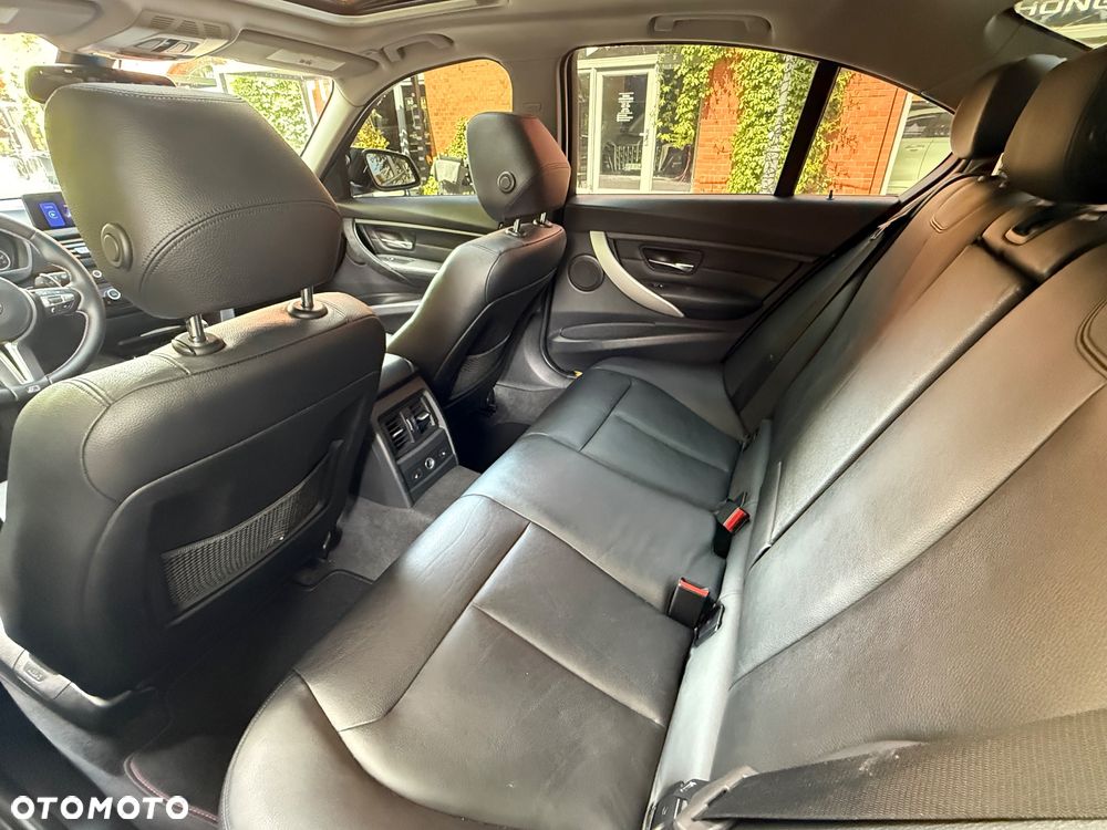 BMW Seria 3 - 36