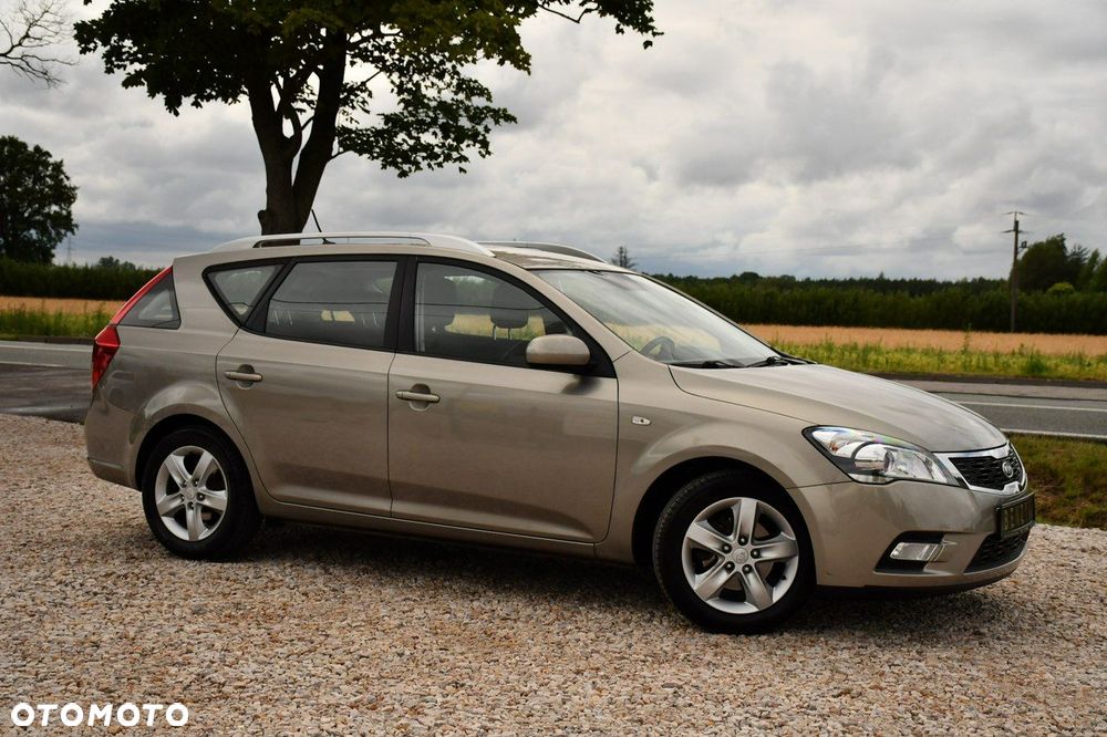 Kia Ceed - 9