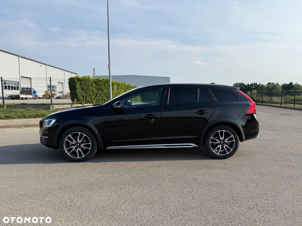 Volvo V60 Cross Country - 25