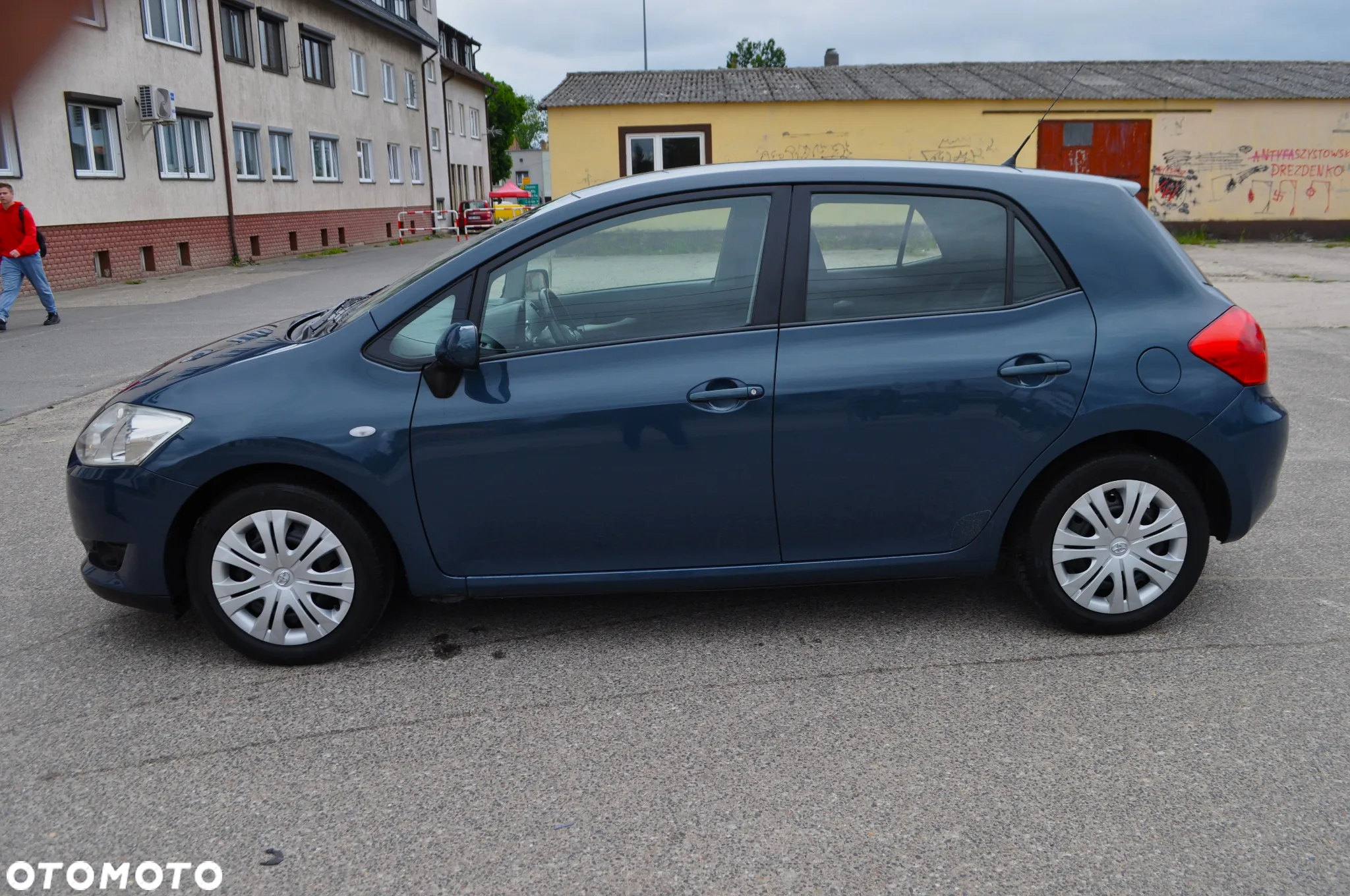 Toyota Auris 1.4 VVT-i Terra - 5