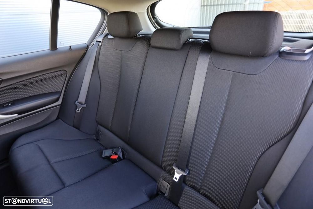 BMW 116 d EDynamics Advantage - 17