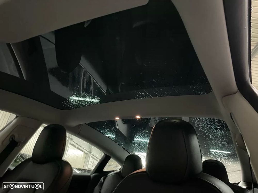 Tesla Model 3 Long Range Tração Traseira - 16