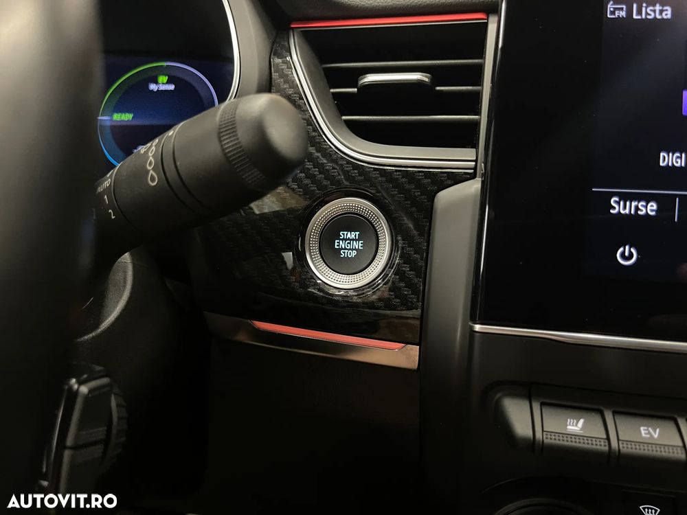 Renault Arkana E-TECH RS Line - 30