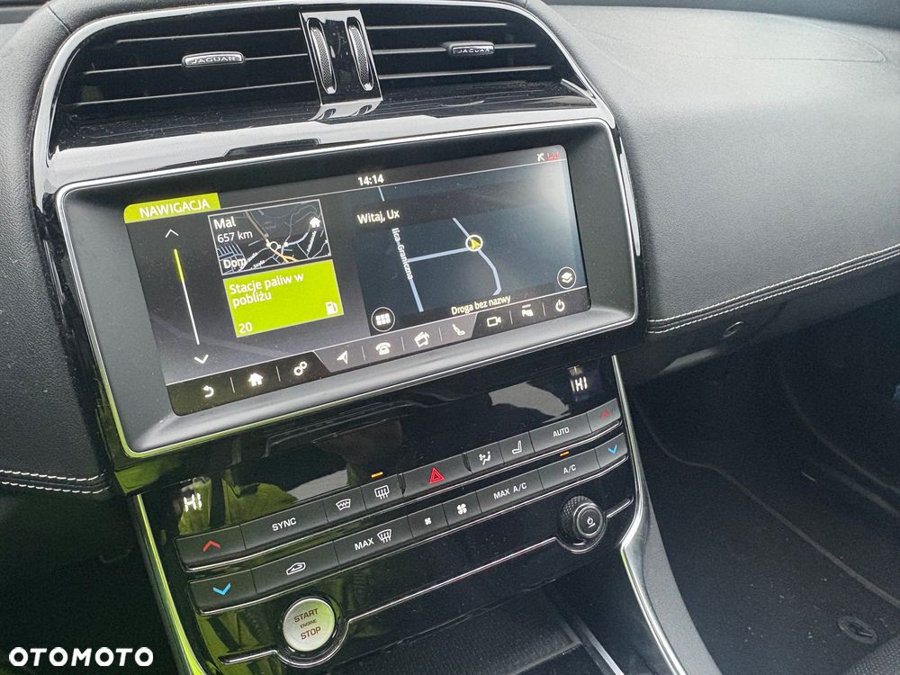 Jaguar XE 25t R-Sport - 26