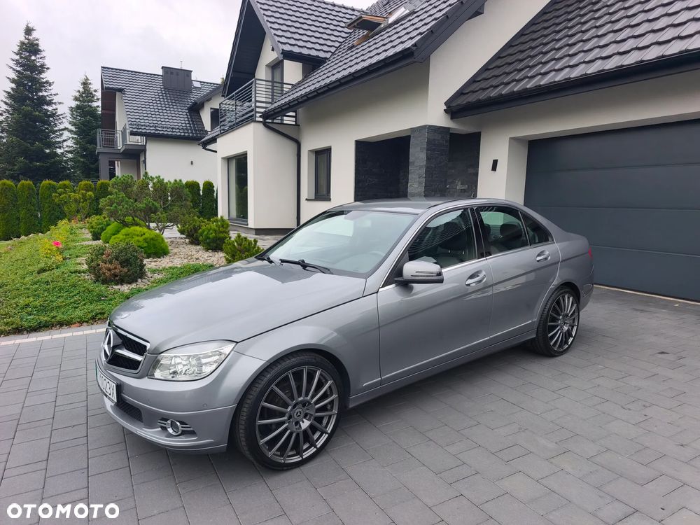 Mercedes-Benz Klasa C 180 CGI BlueEFFICIENCY Avantgarde - 1