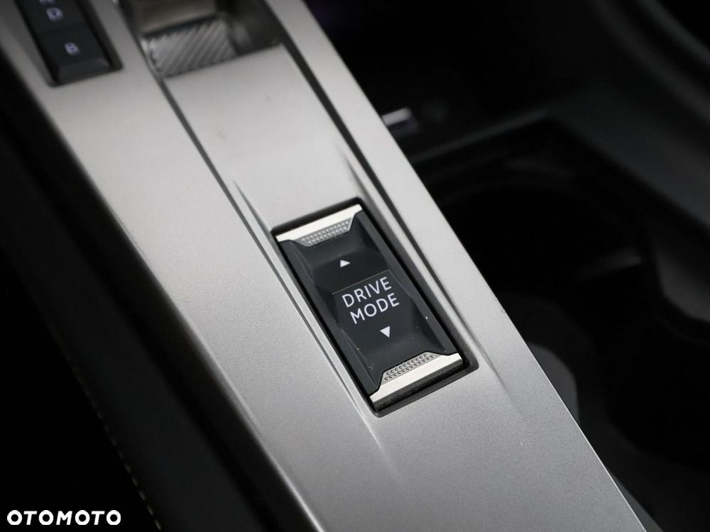 Peugeot 408 1.6 Plug-In Hybrid 225 GT EAT8 - 31