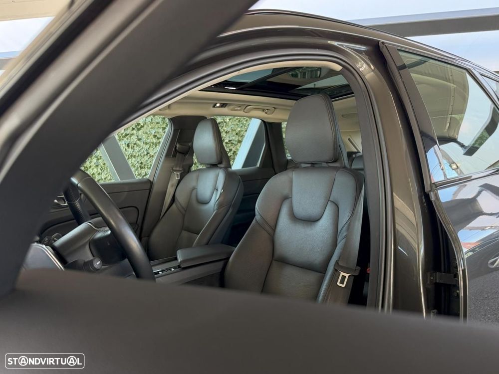 Volvo XC 60 2.0 T6 PHEV R-Design AWD - 10